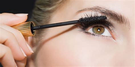 The Evolution of Mascara Extensions: From Classic to Cutting-Edge